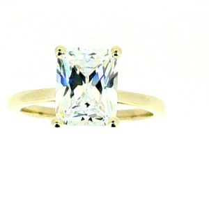 9x7MM Emerald Cut Cubic Zirconia Solitaire Ladies Ring 10KT/2MM